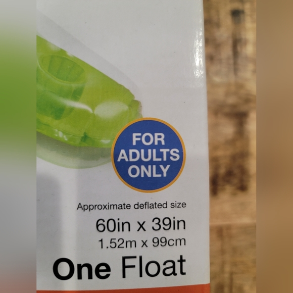 Pool float - Picture 2 of 2